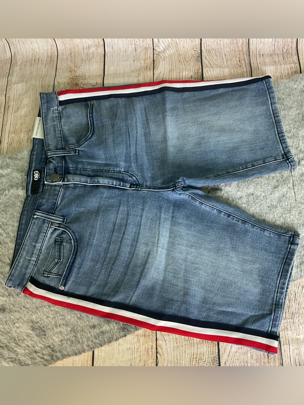NWT GBG Los Angeles Men’s Denim Shorts Side Stripe Size 34
